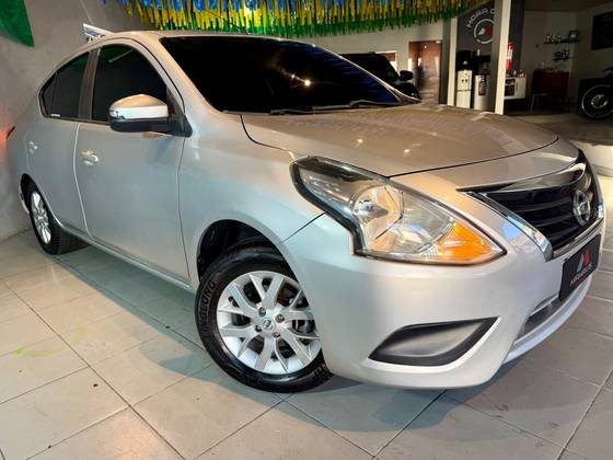 NISSAN VERSA 1.6 16V FLEXSTART SL 4P XTRONIC NISSAN VERSA 1.6 16V FLEXSTART SL 4P XTRONIC